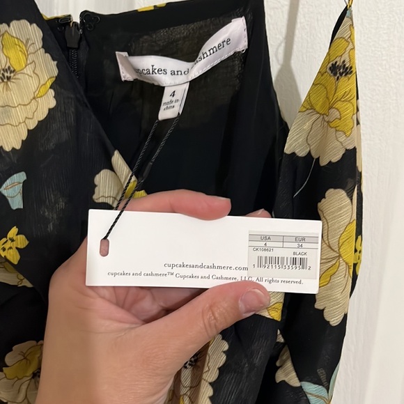 Cupcakes and Cashmere Ariadne Floral Ruffle Trim Dress NWT - Picture 7 of 9